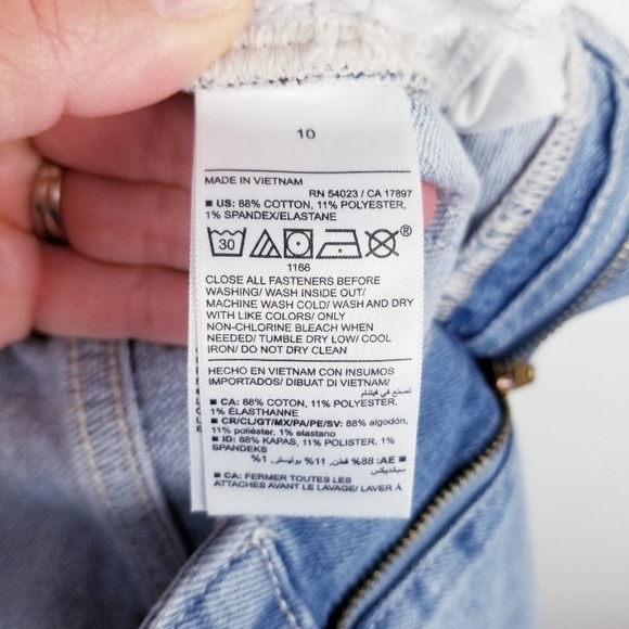 Old Navy #557180 High-Waisted Cut-Off Jean Bermuda Shorts for Girls NWT - Picture 10 of 12